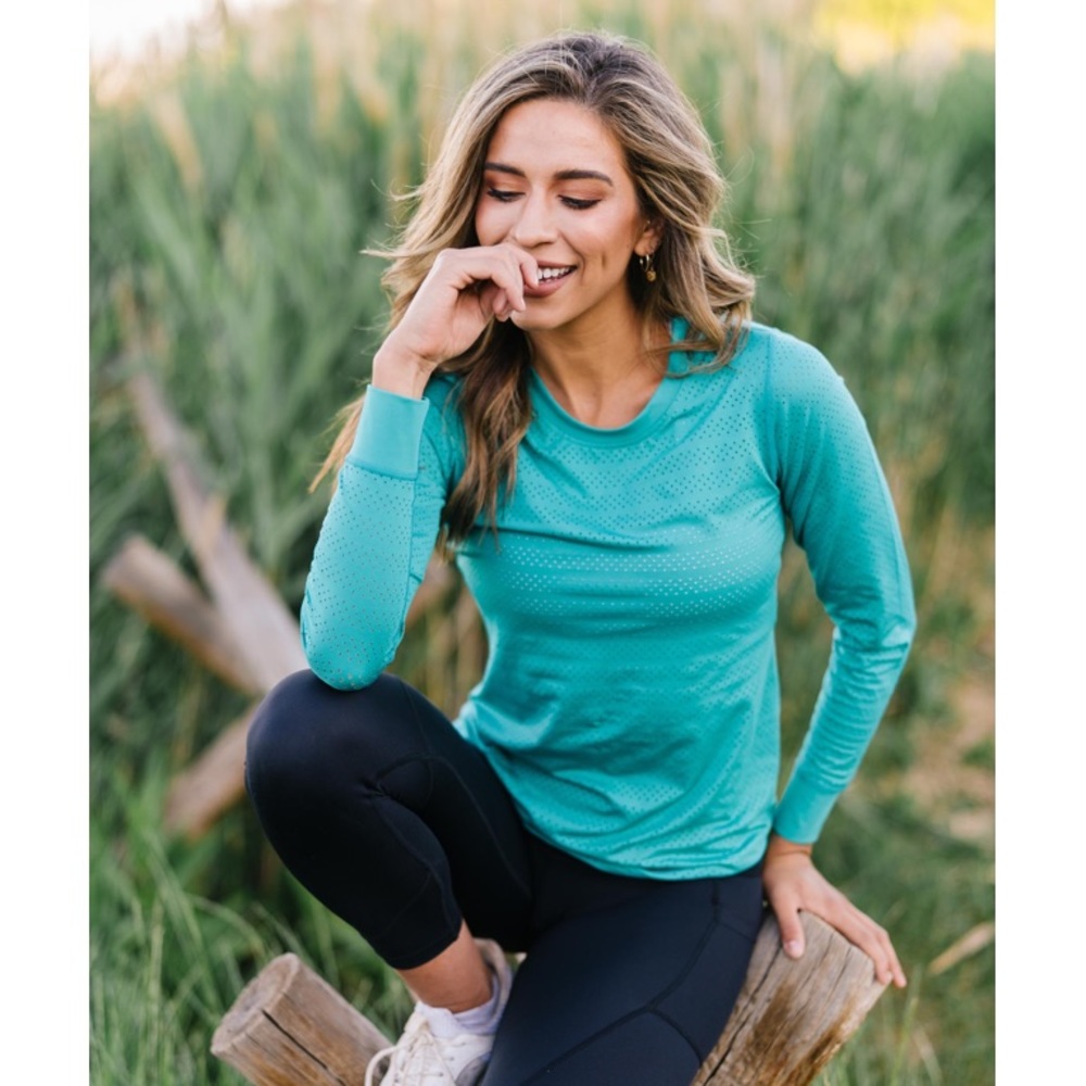 NWT Teal Chill Long T RC